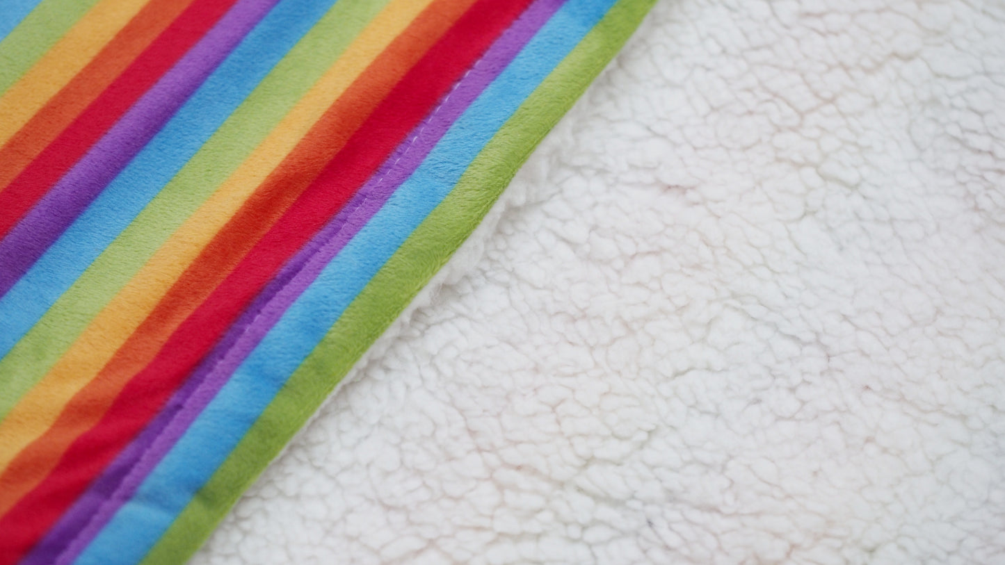 Cobija de Arcoiris "LOVE IS LOVE"